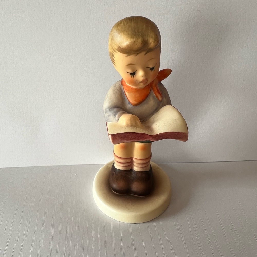 🎈SALE🎈Goebel Hummel Vintage 
Honor Student Boy Reading Book
Blue-White Accents